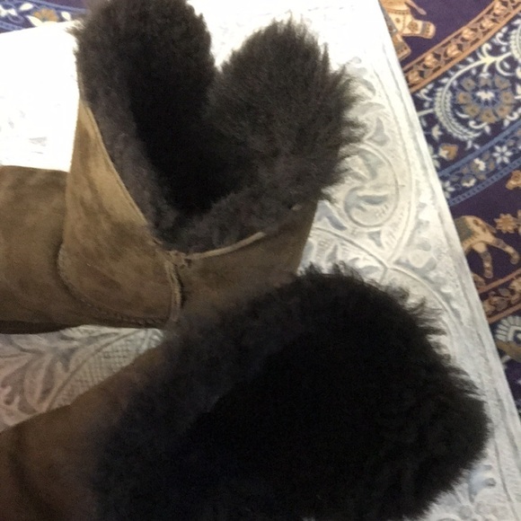 UGG Boots Women’s Size 6 Brown Suede with furry lining Good Preowned condition. - Picture 4 of 10